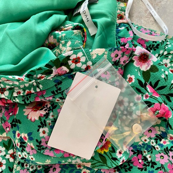 Julia Jordan Flutter Sleeve Green Floral Pleated Dress 10 NWT - Picture 11 of 12
